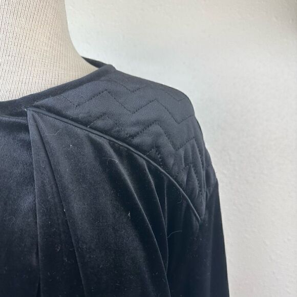 EUC Delicates Women’s Velvet Sleeping Gown - Picture 3 of 7